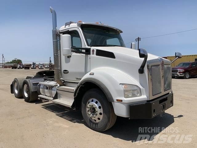 Kenworth T880 Tractor Units