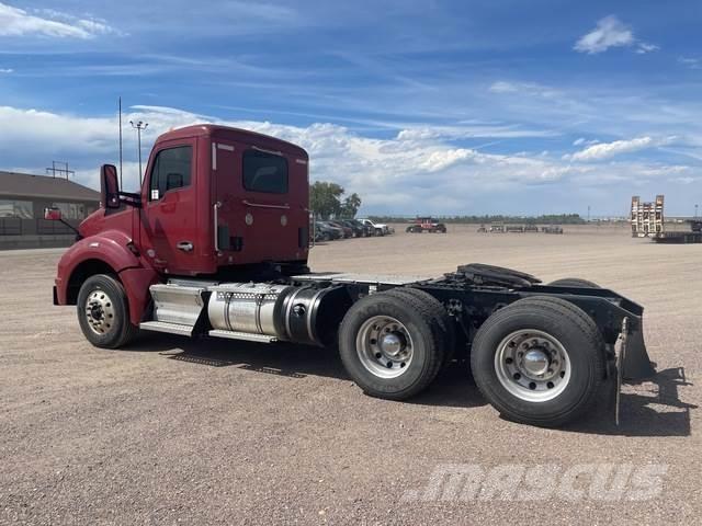Kenworth T880 Tractor Units