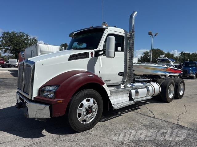 Kenworth T880 Tractor Units