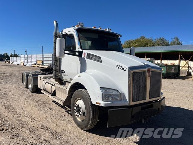 Kenworth T880 Tractor Units