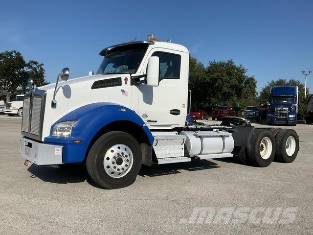 Kenworth T880 Tractor Units