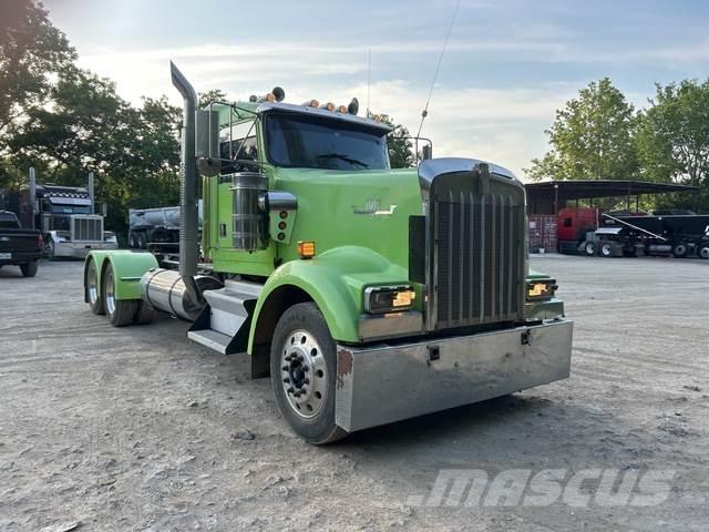 Kenworth W900 Tractor Units