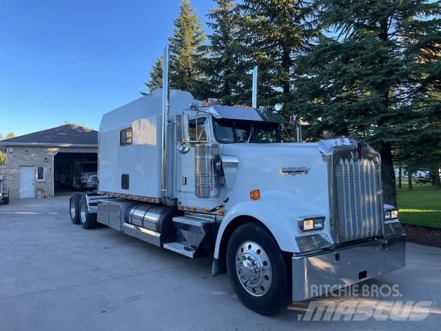 Kenworth W900L Tractor Units