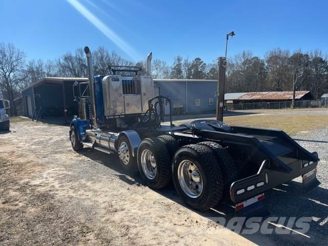 Kenworth W900L Tractor Units