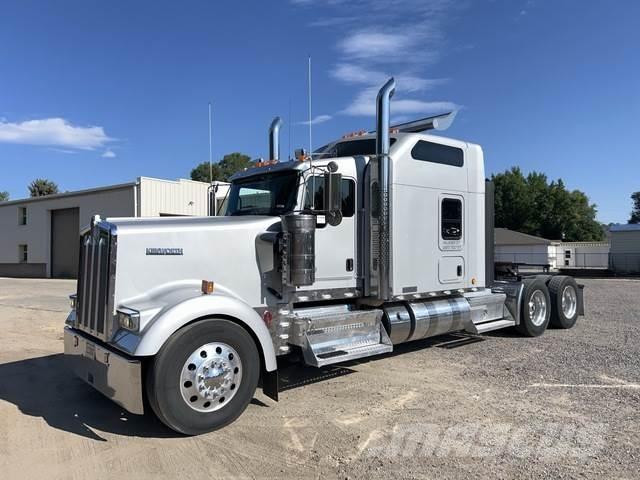 Kenworth W900L Tractor Units