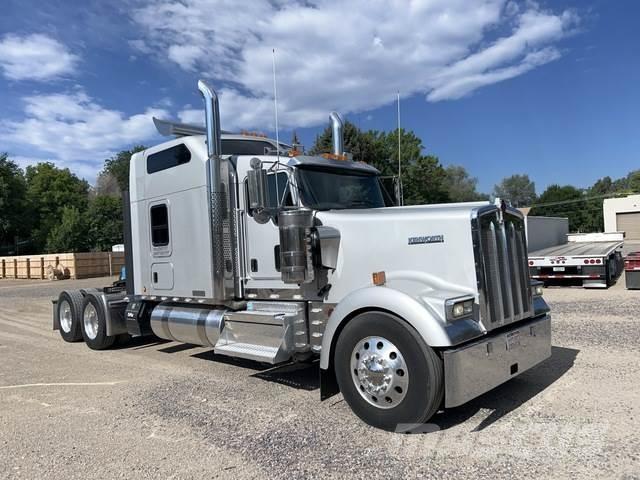 Kenworth W900L Tractor Units