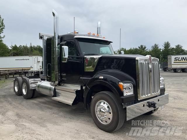 Kenworth W990 Tractor Units