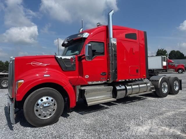 Kenworth W990 Tractor Units