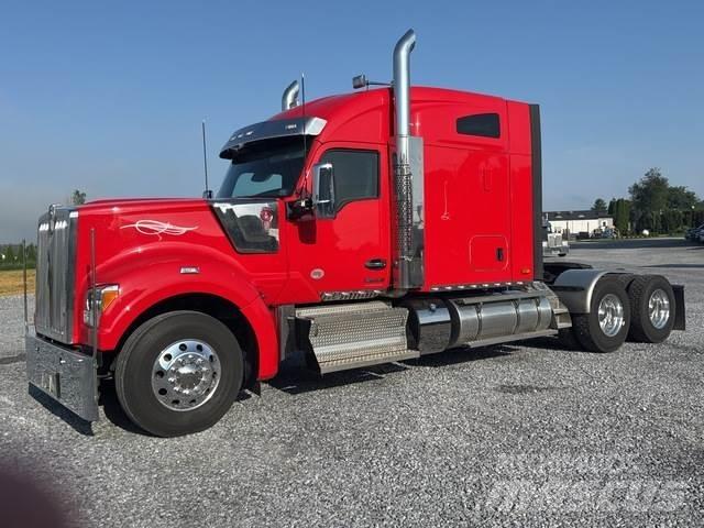 Kenworth W990 Tractor Units