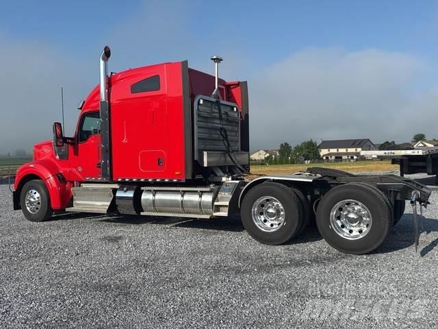 Kenworth W990 Tractor Units
