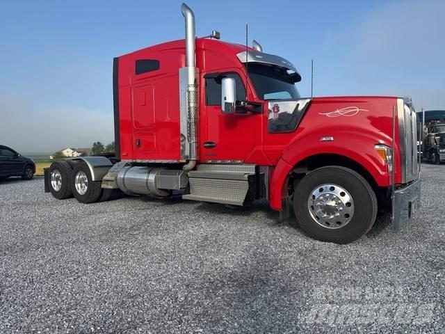 Kenworth W990 Tractor Units