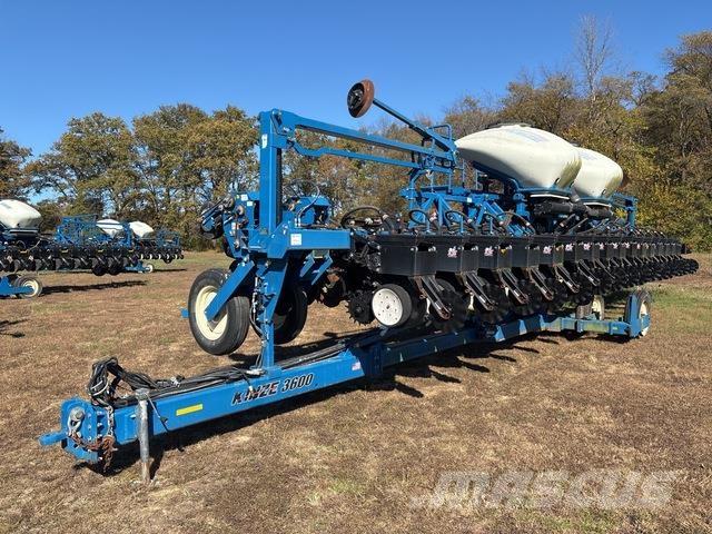 Kinze 3600 Planters