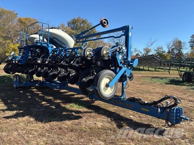 Kinze 3600 Planters
