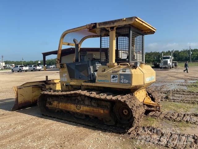 Komatsu D41P-6 Crawler dozers