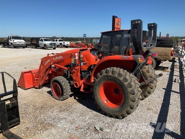 Kubota L3301DT Compact tractors