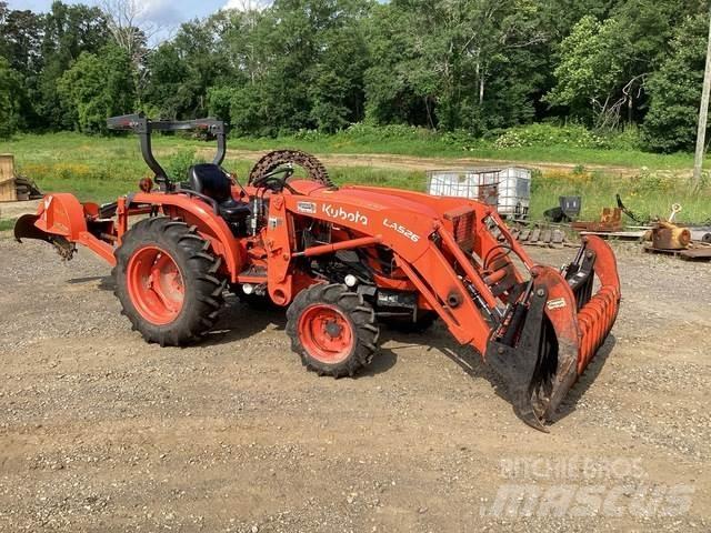 Kubota L3902DT Compact tractors