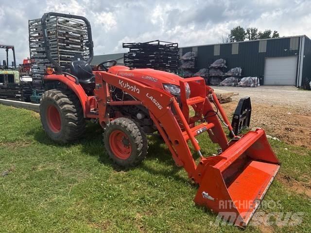 Kubota L3902DT Compact tractors