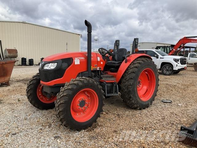 Kubota M7060HD Compact tractors