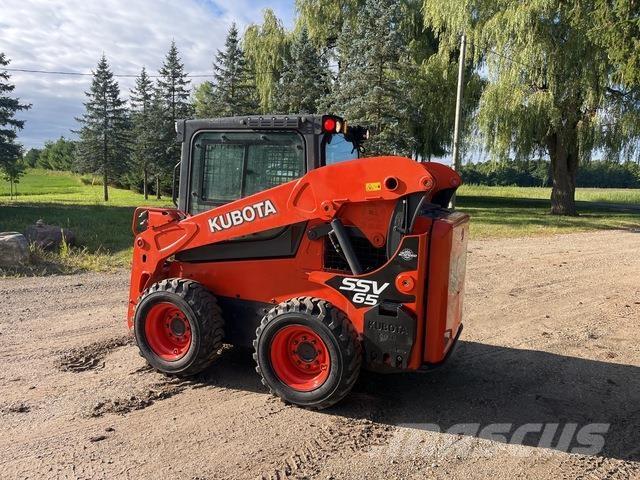 Kubota SSV65 Skid steer loaders