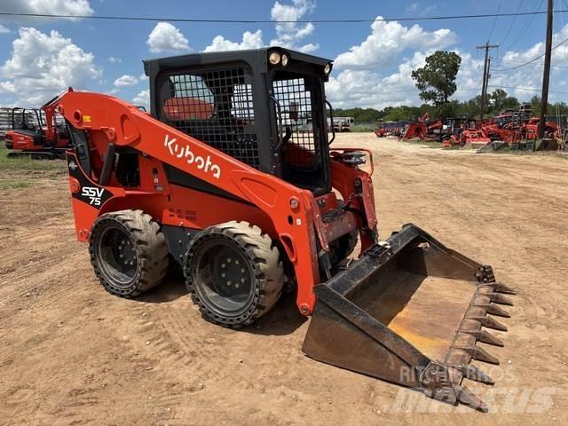 Kubota SSV75 Skid steer loaders