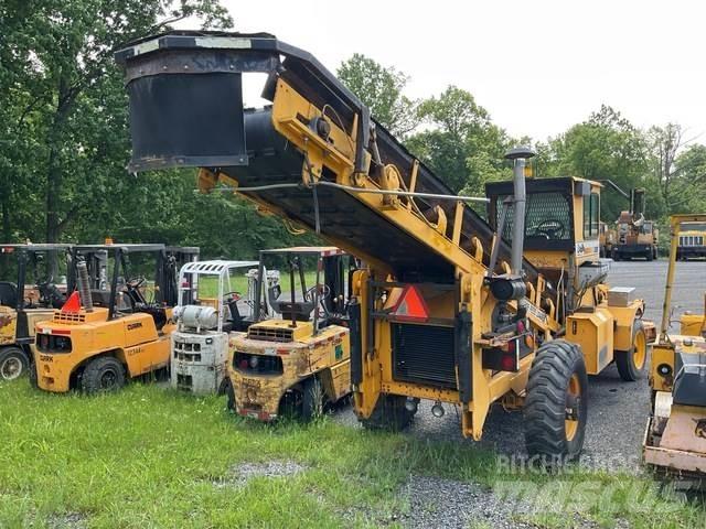 LeeBoy 3000 Conveyors