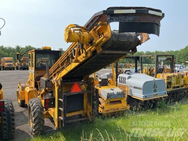 LeeBoy 3000 Conveyors