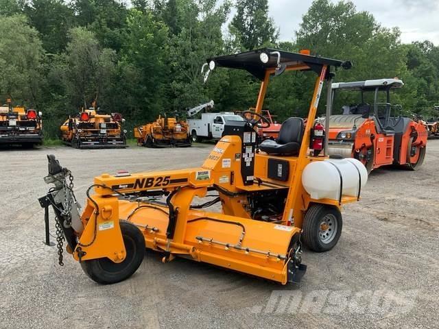 LeeBoy NB25 Indoor sweepers