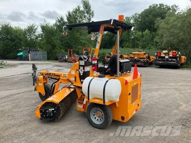 LeeBoy NB25 Indoor sweepers