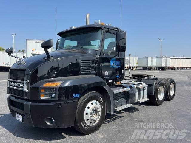 Mack AN64T Tractor Units