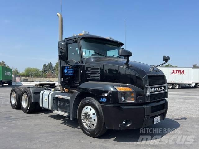 Mack AN64T Tractor Units