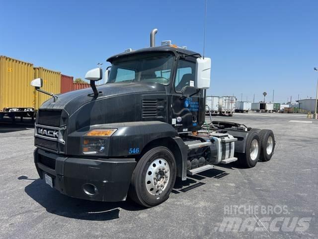 Mack AN64T Tractor Units
