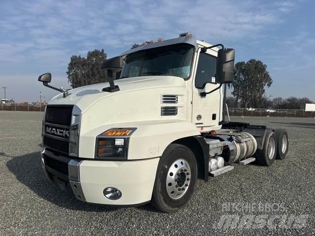 Mack Anthem Tractor Units