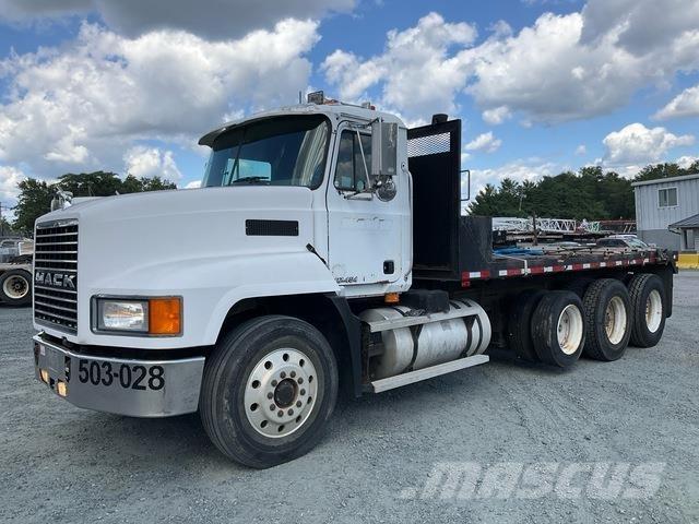 Mack CH 613 Flatbed / Dropside trucks