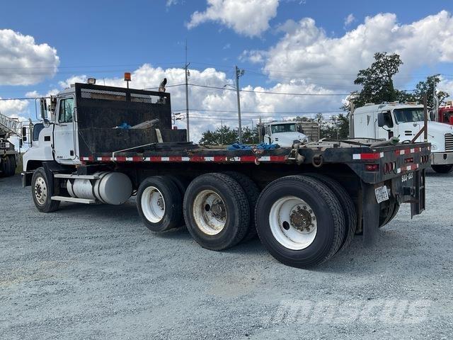Mack CH 613 Flatbed / Dropside trucks