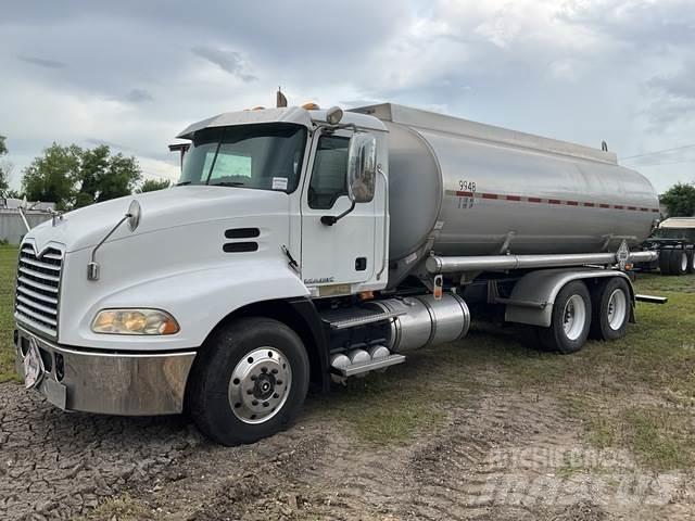 Mack CH613 Tanker trucks