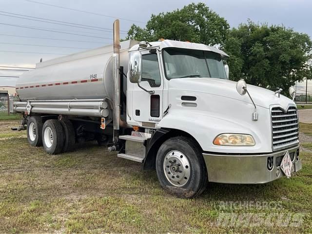 Mack CH613 Tanker trucks