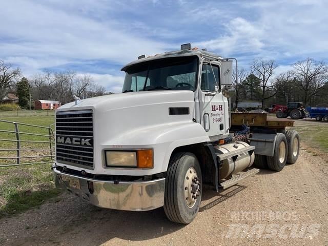 Mack CH613 Tractor Units