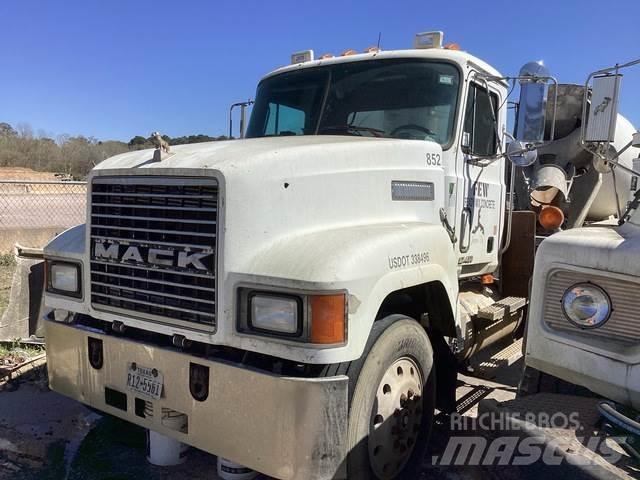 Mack CH613 Tractor Units