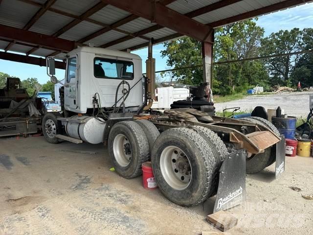 Mack CH613 Tractor Units