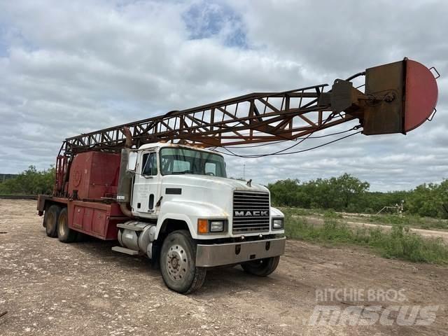Mack CH613 Construction - Others