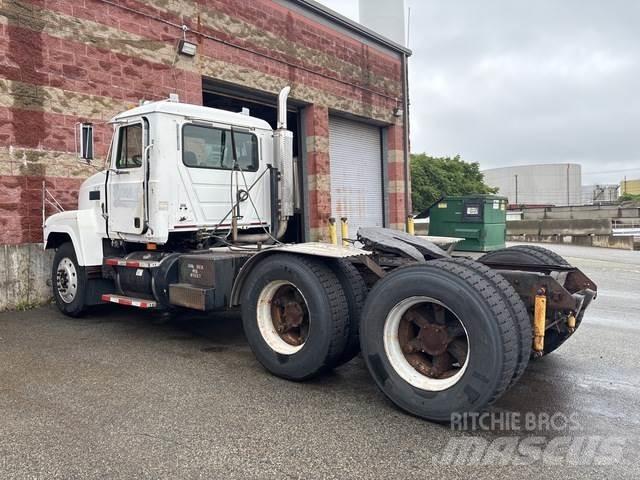 Mack CH613 Tractor Units
