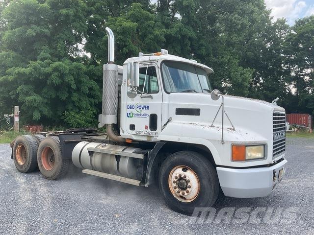Mack CH613 Tractor Units