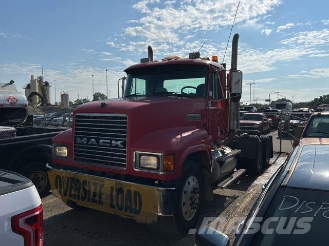 Mack CH613 Tractor Units