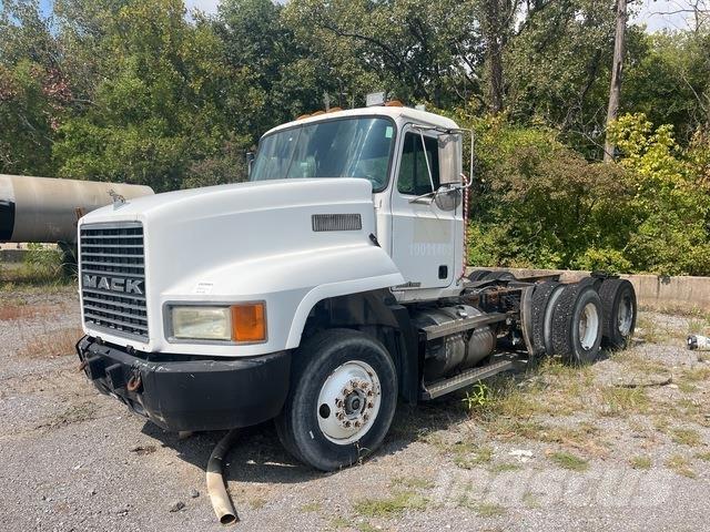 Mack CH613 Tractor Units