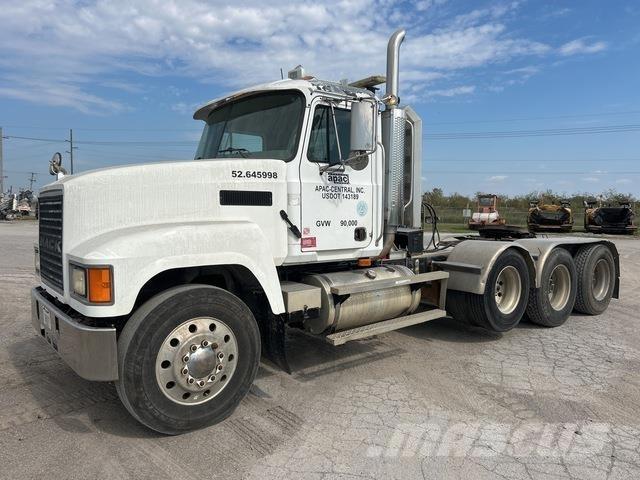 Mack CH613 Tractor Units