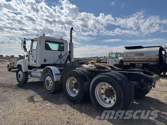Mack CHN613 Tractor Units