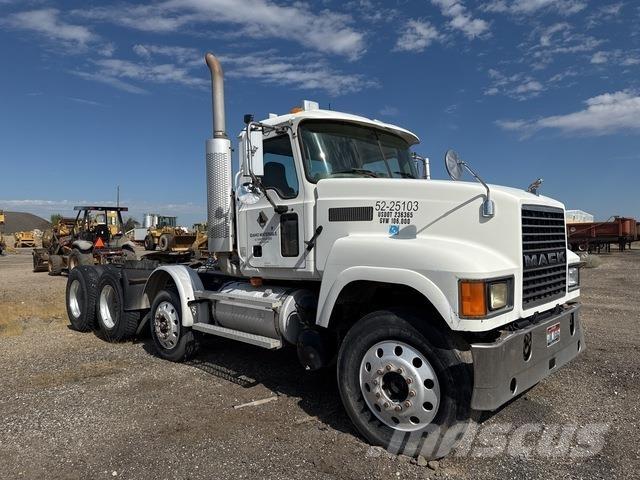 Mack CHN613 Tractor Units