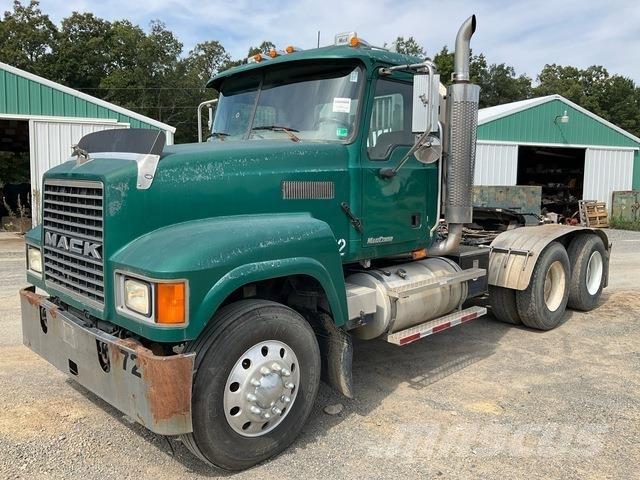 Mack CHN613 Tractor Units