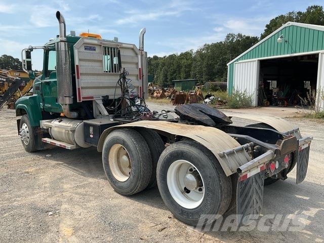 Mack CHN613 Tractor Units