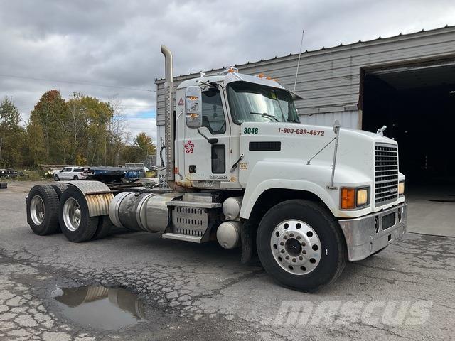 Mack CHU613 Tractor Units